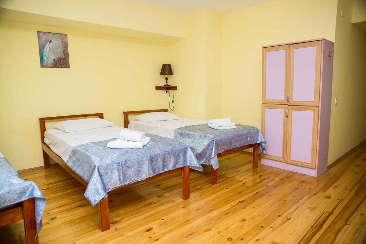 Highland Park Hostel Baky Esterno foto